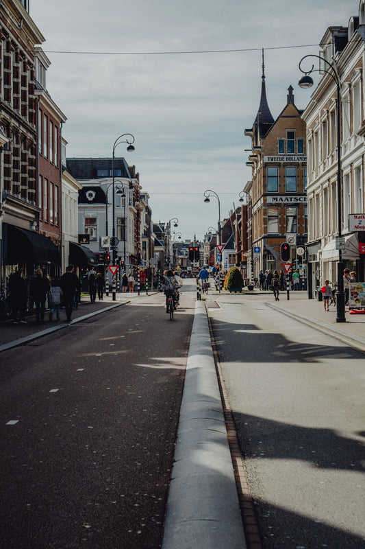Winkelstraat in Haarlem met winkels