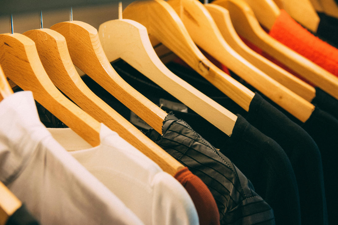 Kleding in een winkel