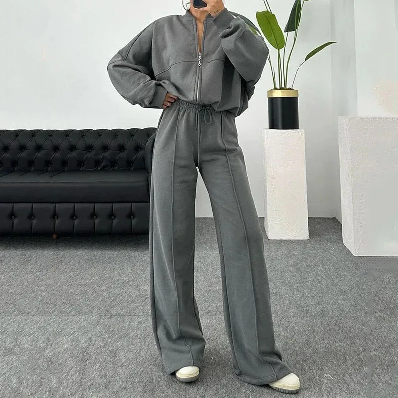 City Lounge Edit™ – Chic & Comfy Tracksuit | Becker's Amsterdam