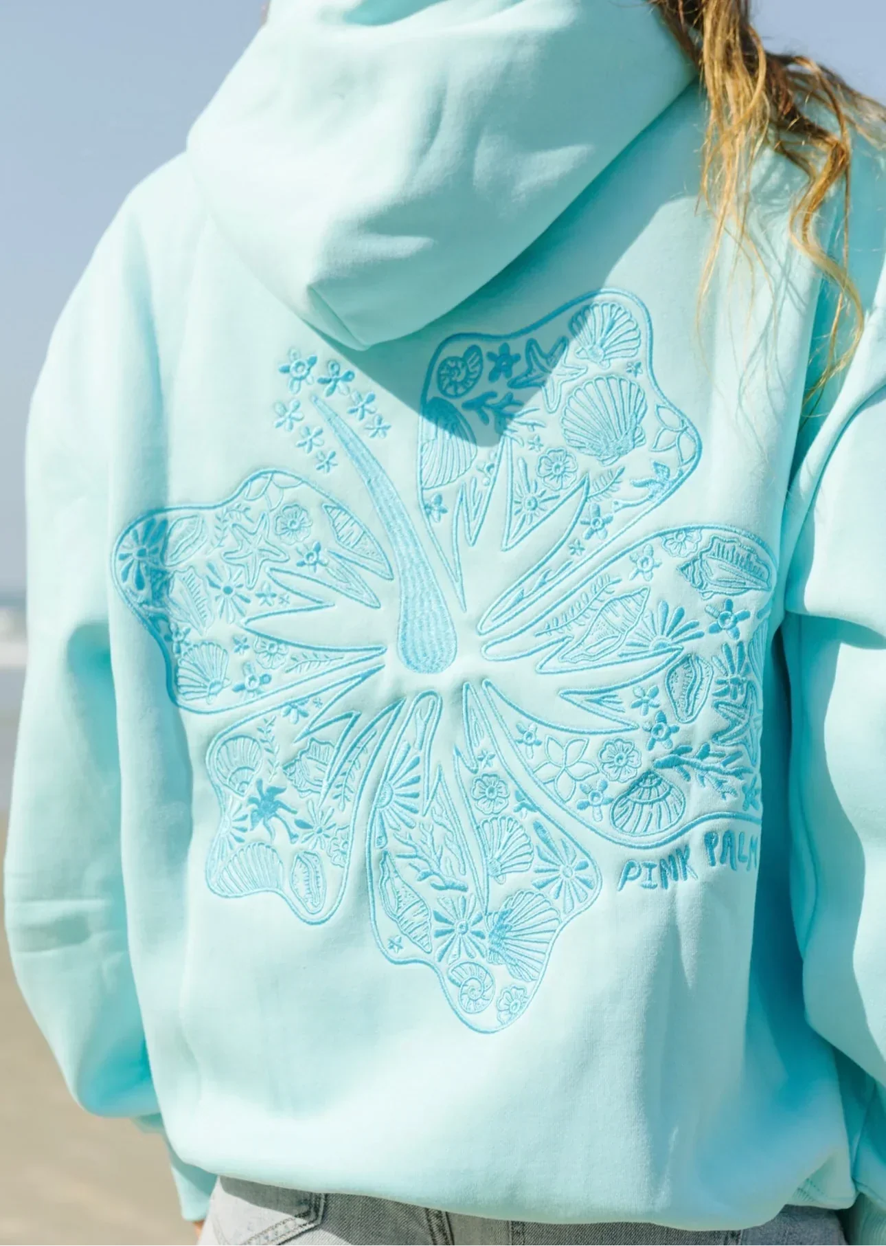 Flora Dream Hoodie - Mix di cotone in forma rilassata con stampa sul retro di fiori | Becker Amsterdam
