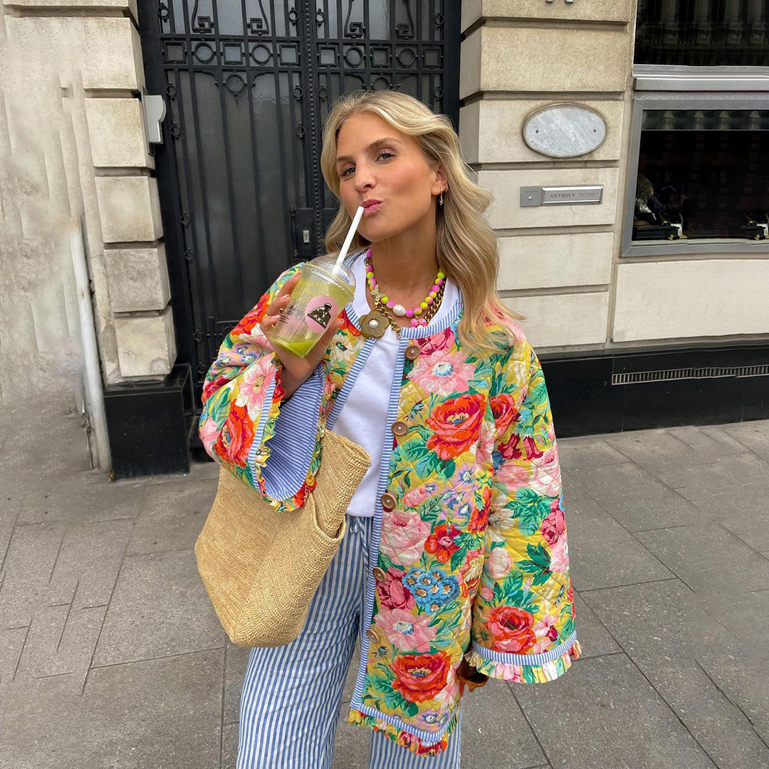 Stijlvolle Damesblazer met Levendige Print, Perfect voor Zomerse Dagen