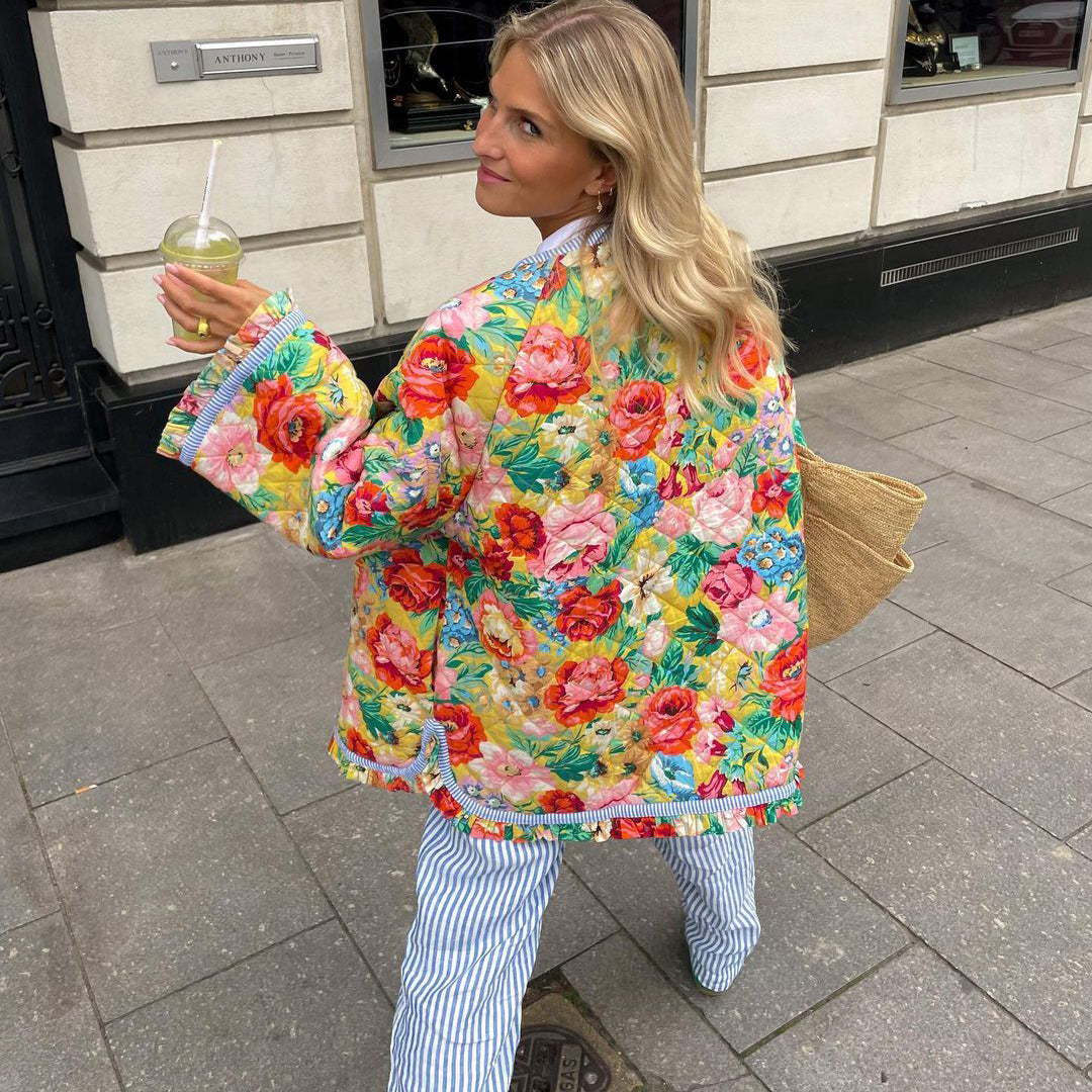 Stijlvolle Damesblazer met Levendige Print, Perfect voor Zomerse Dagen