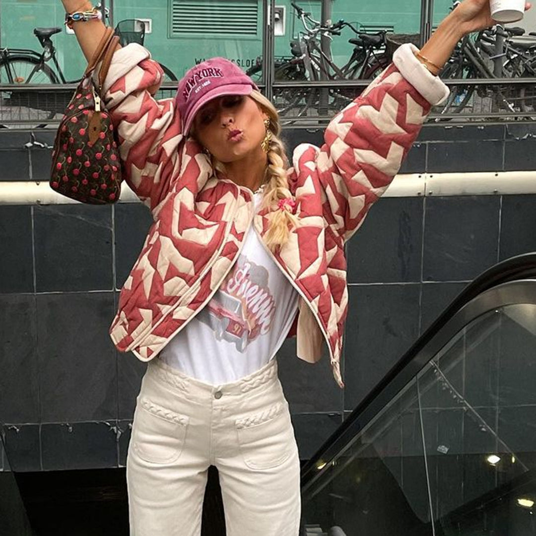 Stijlvolle Damesblazer met Levendige Print, Perfect voor Zomerse Dagen