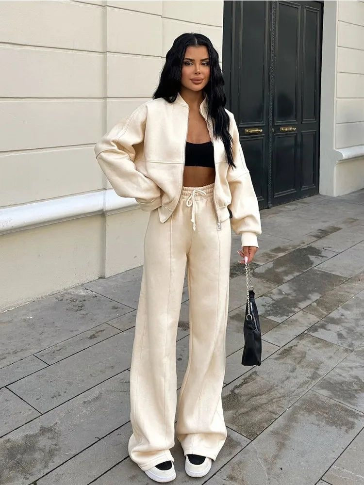 City Lounge Edit™ – Chic & Comfy Tracksuit | Becker's Amsterdam