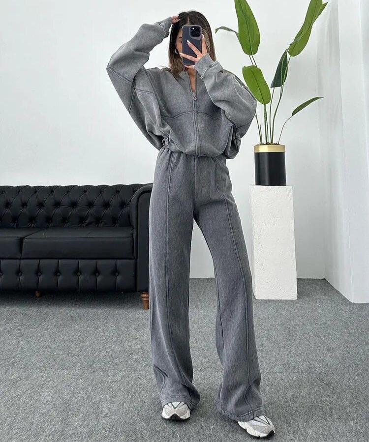 City Lounge Edit™ – Chic & Comfy Tracksuit | Becker's Amsterdam