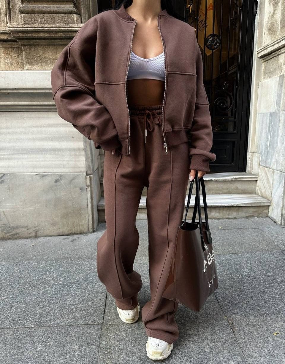 City Lounge Edit™ – Chic & Comfy Tracksuit | Becker's Amsterdam