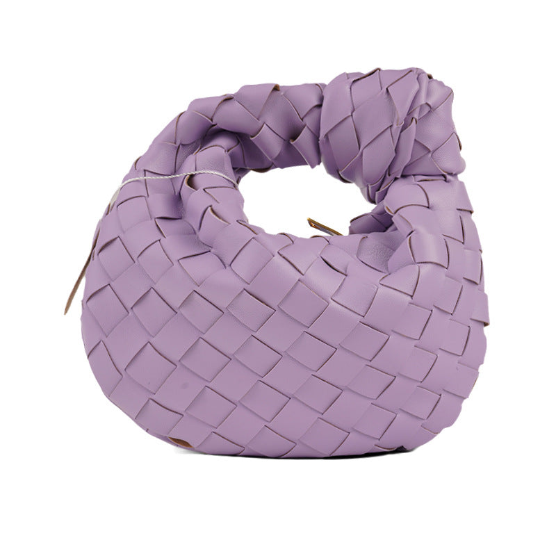 Borsa a mezzaluna intrecciata Luna - borsa in pelle intrecciata di lusso con bottoni -mano | Becker Amsterdam