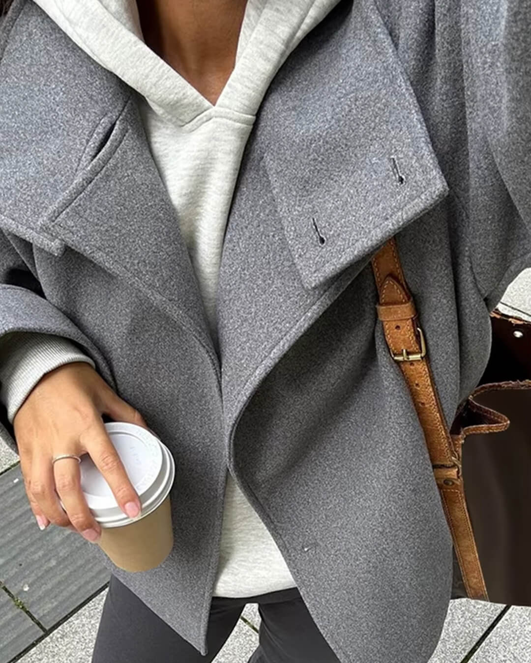 Claire elegant autumn coat | Women's short coat with stand-up collar and single-row closure