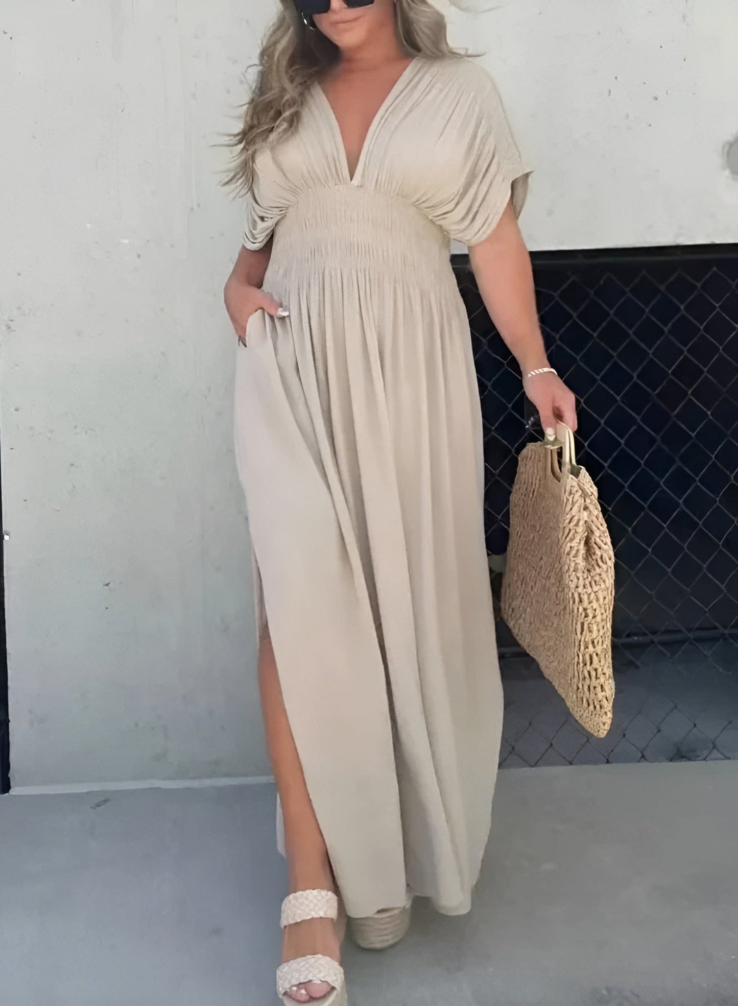 Luna Slit Maxi™ – dames maxi-jurk met V-neck en zijslit, luchtig en elegant van Becker’s Amsterdam
