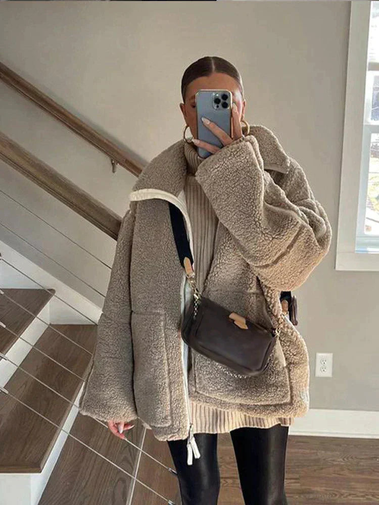 Celeste Luxe Teddy Giacca - Stile di shearling oversize con colletto e rits elevati | Becker Amsterdam