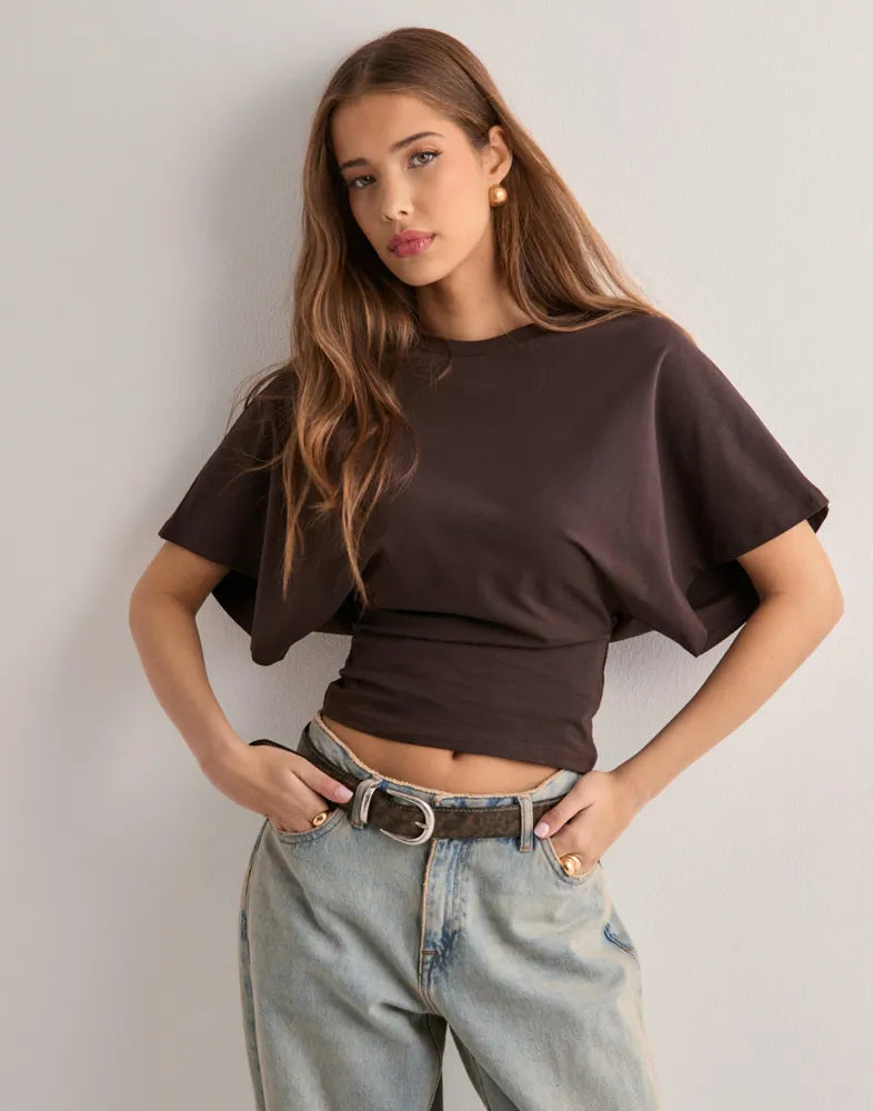Flirty Flow Tee™ – dames T-shirt met swingende wijde mouwen, comfy fit en speelse look van Becker’s Amsterdam