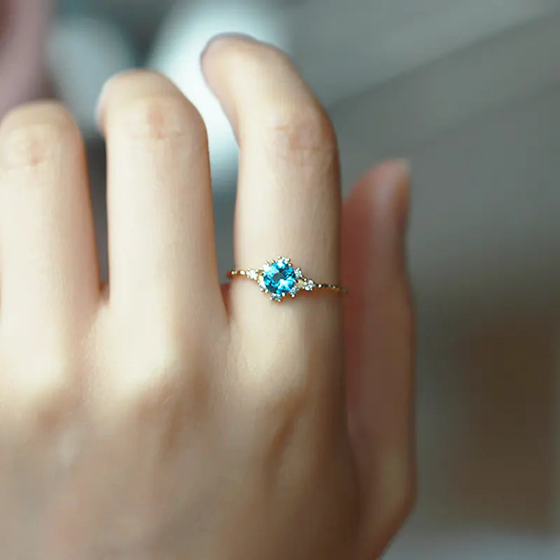 Becker's Amsterdam™ - Kaunas Sterling Zilveren 925 Natuurlijke Blauwe Topaas Zirkoon Ring voor Vrouwen