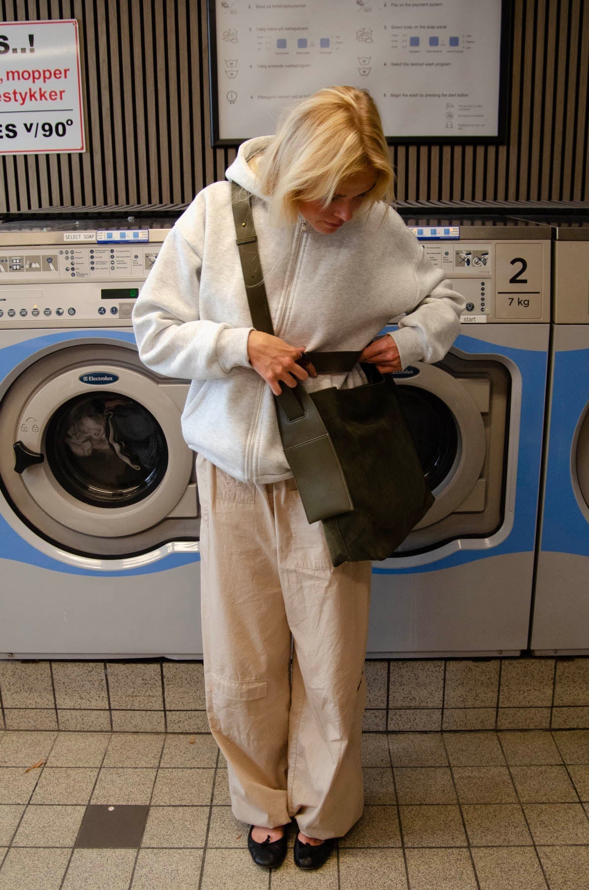 Elinor™ Olive Weekend Bag – Geräumige olivgrüne Tasche mit Seitentaschen und luxuriöser Verarbeitung | Becker's Amsterdam™