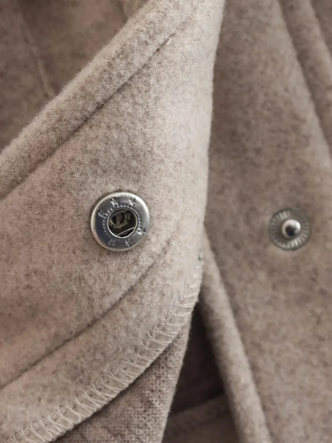 Nocturne City Coat – Időtlen téli elegancia | Becker Amszterdam