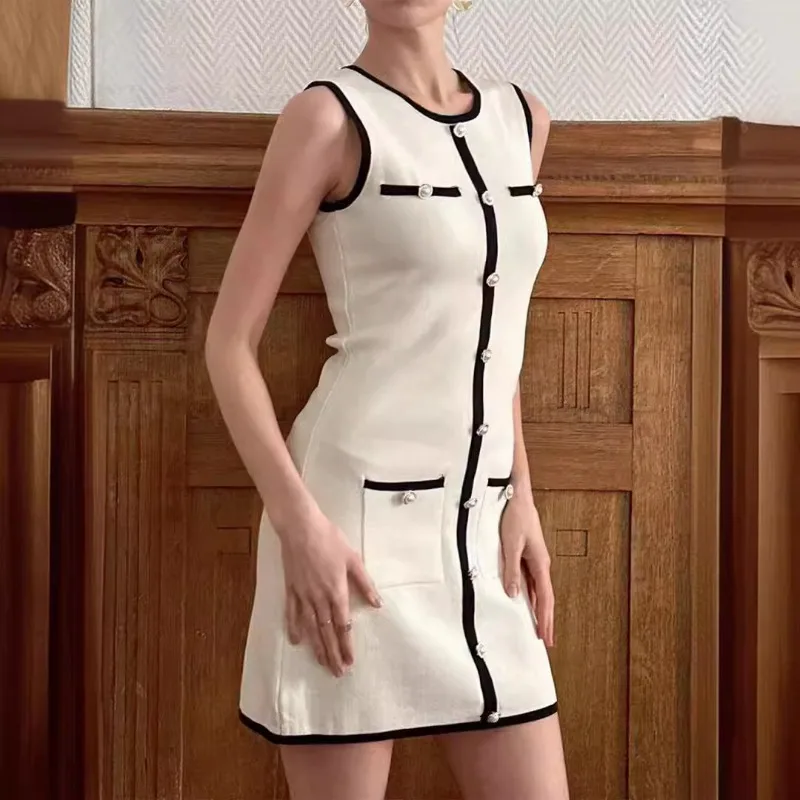 Ženska rebrasta pletena mini haljina – elegantna i sofisticirana | Beckerov Amsterdam