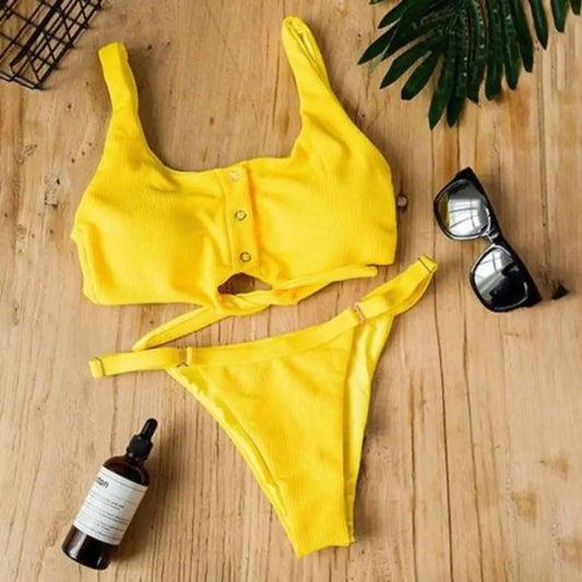 Bikini Impostato con pulsanti Trendy High-Waist & Top with Button Details | Becker Amsterdam