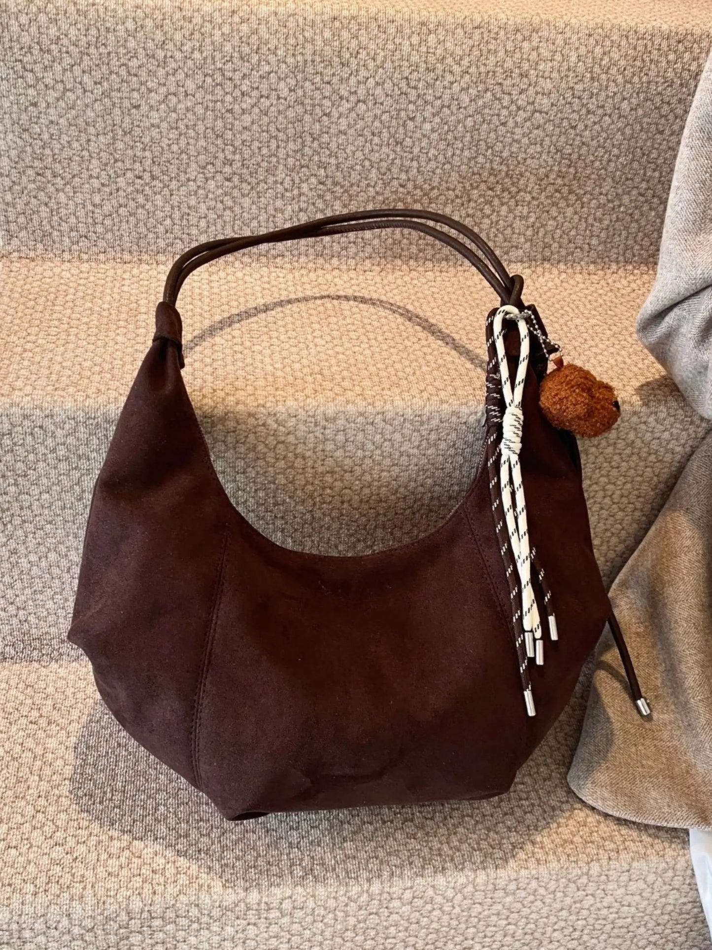 Pamalia Hobo Bag | Wildleder-Boho-Chic mit verspieltem Charme