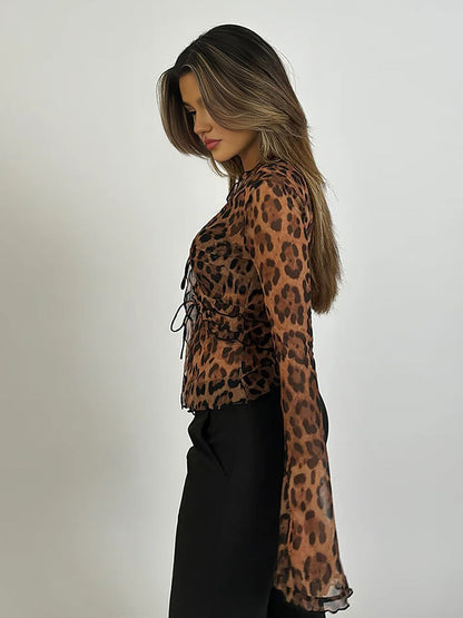 Marea Leopard Print Women's Top - Stylish Button-Up Blouse with V-Neck | Becker's Amsterdam