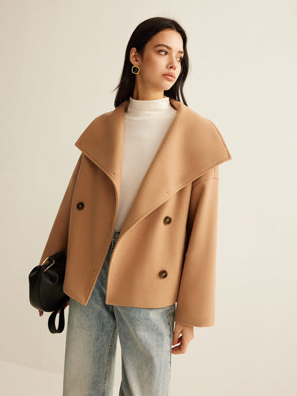 Camelo Cropped Coat | Damkappa – Elegant beskuren design och lyxigt utseende