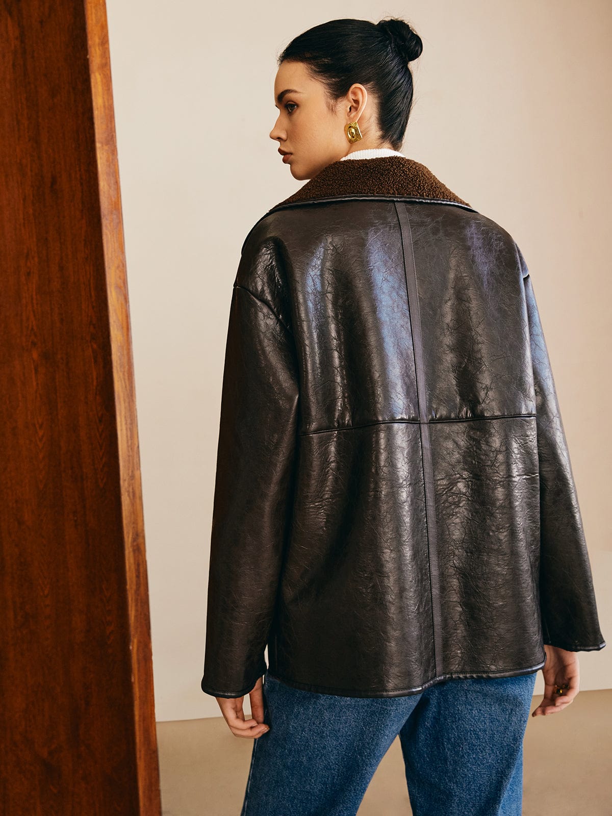 Sofia | Espressobraune Kunstlederjacke mit Teddyfutter – Warme und stylische Damenjacke