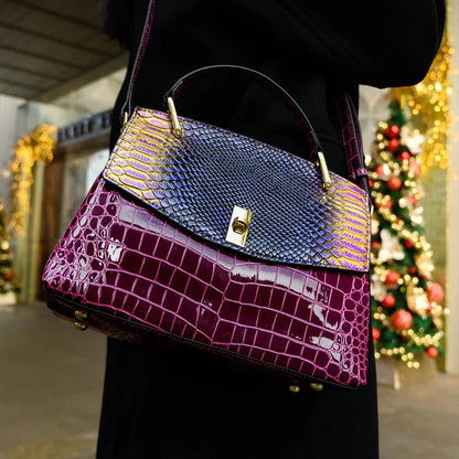 “Evianne Handbag van Becker’s Amsterdam – stijlvolle dameshandtas van vegan leer met gouden details”