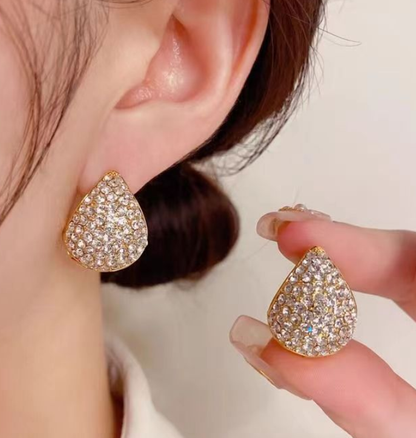 Elegante Goud Vergulde Parel Oorbellen met Kristalachtig Effect