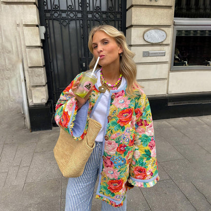 Stijlvolle Damesblazer met Levendige Print, Perfect voor Zomerse Dagen