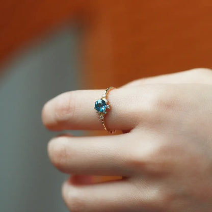 Becker's Amsterdam™ - Kaunas Sterling Zilveren 925 Natuurlijke Blauwe Topaas Zirkoon Ring voor Vrouwen