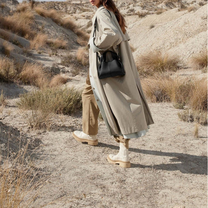 Inara™ Handtasche – Skulpturale Tasche aus veganem Leder mit goldenen Akzenten | Becker's Amsterdam™