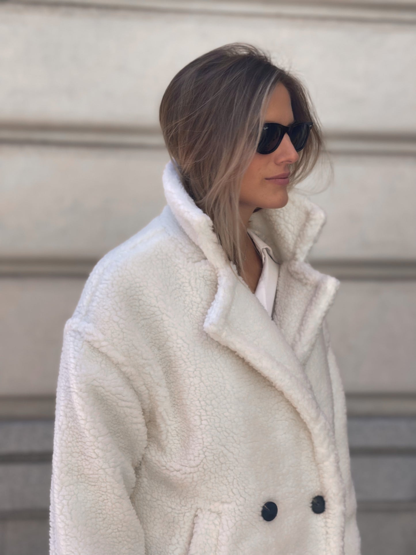 Isolde Snow Kunstpelzmantel – Langer weißer Damenmantel | Luxus &amp; Eleganz