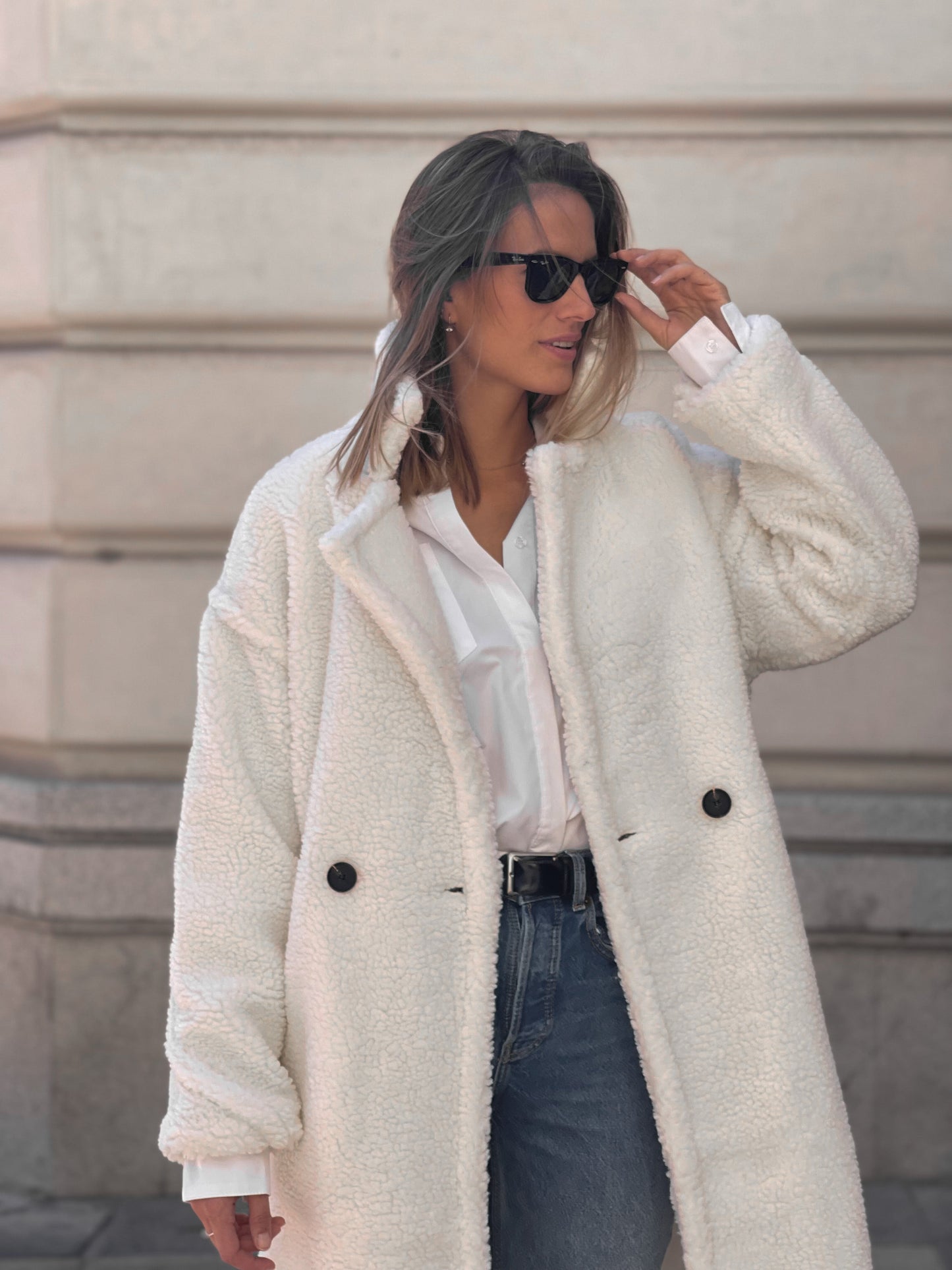 Isolde Snow Kunstpelzmantel – Langer weißer Damenmantel | Luxus &amp; Eleganz