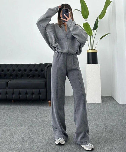 City Lounge Edit™ – Chic & Comfy Tracksuit | Becker's Amsterdam