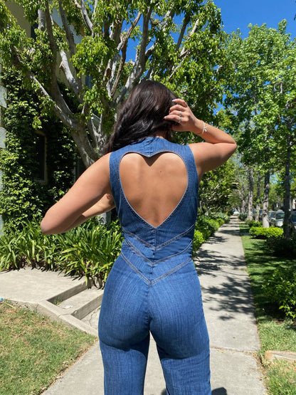 Sienna Denim Flare Jumpsuit - Figure accentuating with Diepev -Hals & Wide Leg | Becker’s Amsterdam