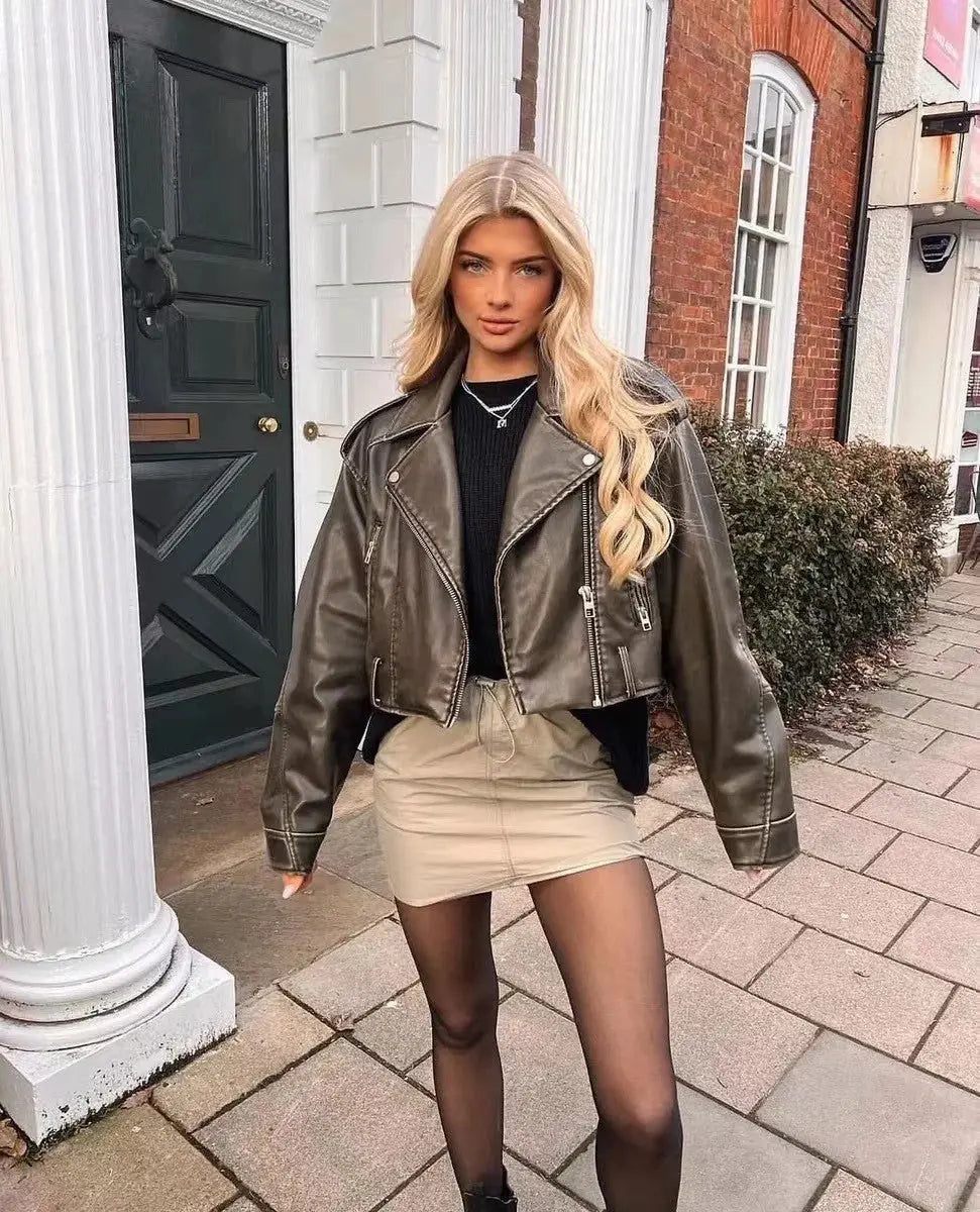 Roxy Rebel cropped oversized bikerjack dames – kunstleren bikerjas met riemdetail