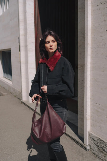 Borsa a tracolla Zarelle bordeaux – Pelle vegana di lusso e minimal chic | L'Amsterdam di Becker