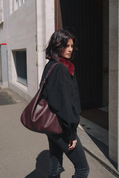 Borsa a tracolla Zarelle bordeaux – Pelle vegana di lusso e minimal chic | L'Amsterdam di Becker