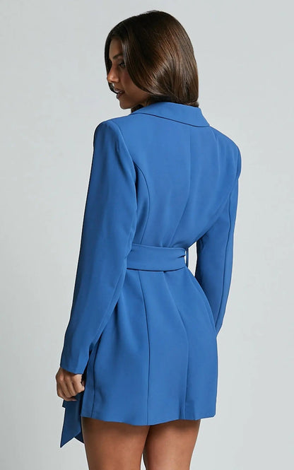 Veloura Power Blazer Dress – Elegant figursydd klänning med midjebälte