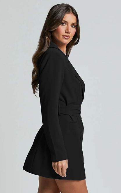 Veloura Power Blazer Dress – Elegant figursydd klänning med midjebälte