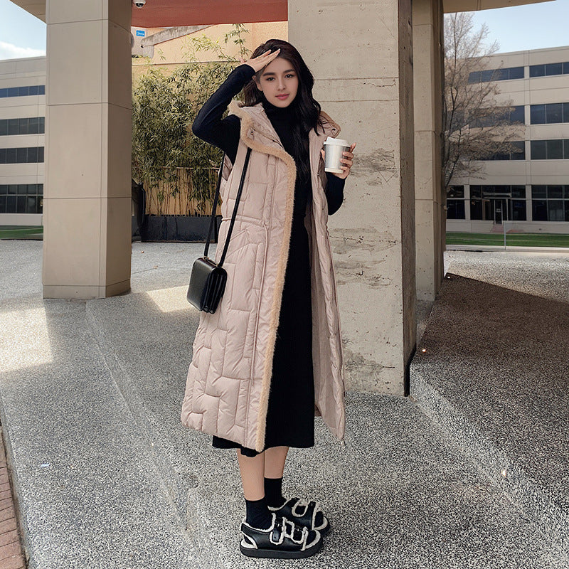 Faye Cozy Long Vest – Langer, wattierter, ärmelloser Damenmantel | Warm &amp; Bequem