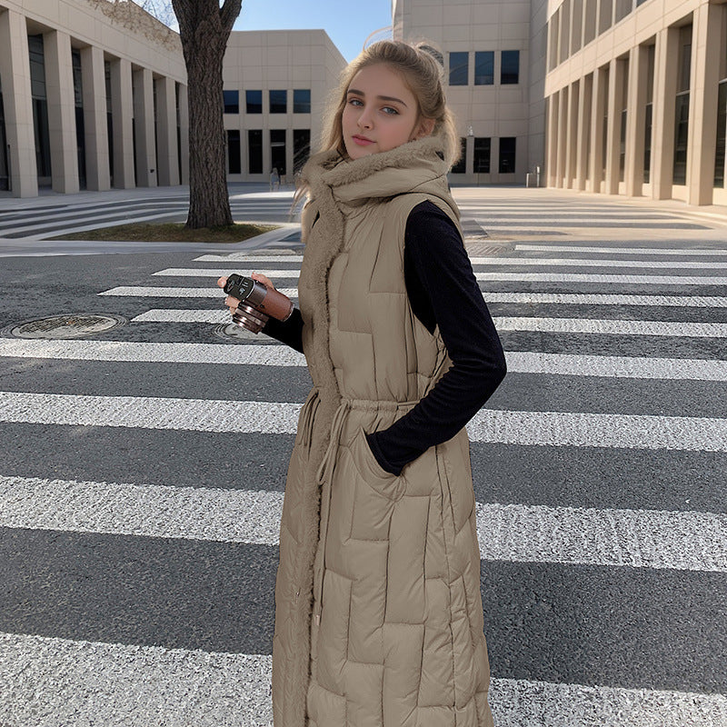 Faye Cozy Long Vest – Langer, wattierter, ärmelloser Damenmantel | Warm &amp; Bequem