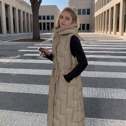 Faye Cozy Long Vest – Langer, wattierter, ärmelloser Damenmantel | Warm &amp; Bequem