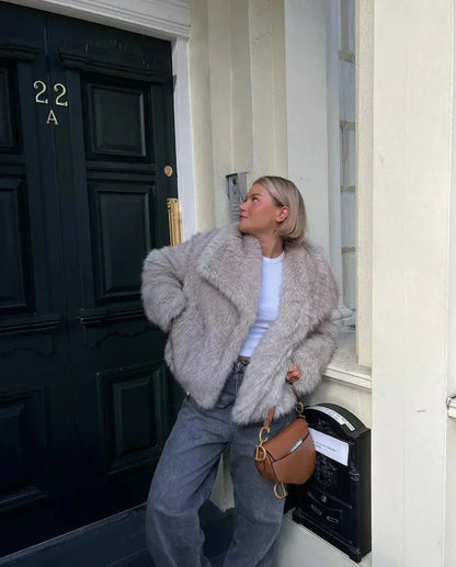 Winter Whisper Coat™ – Luxury Faux Fur Winter Coat for Women | Becker's Amsterdam