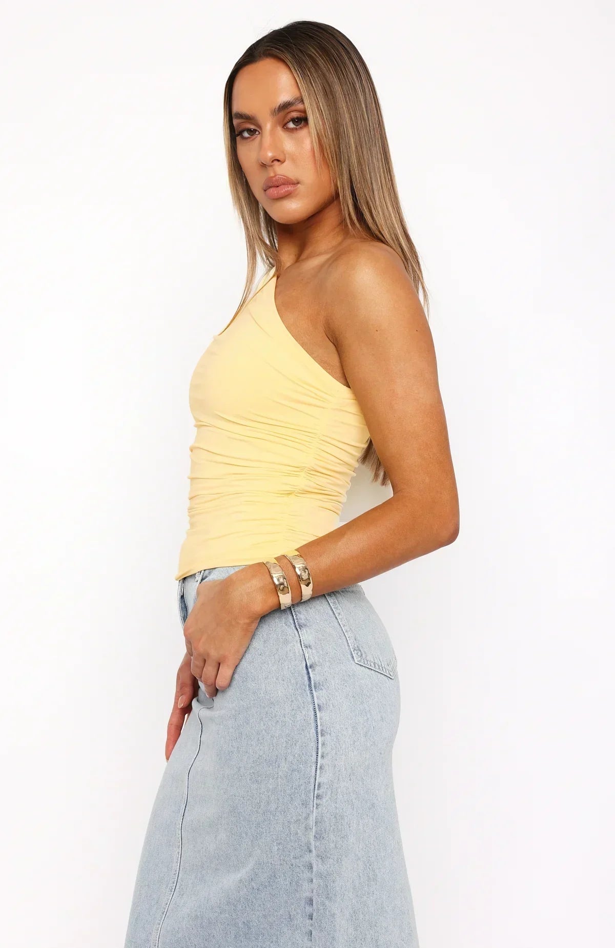 Top na jedno ramię Virelisse – elegancki wygląd w stylu glamour z twistem | Amsterdam Beckera