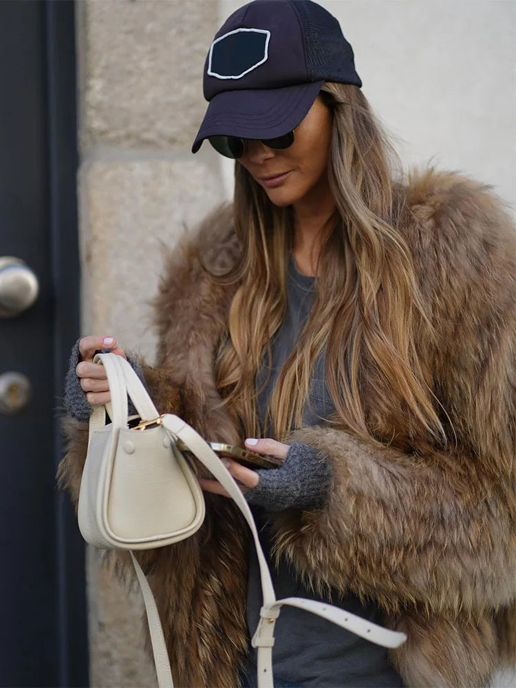 Nuvia™ Faux Fur Coat – Luxurious Women's Coat with Soft Fur Texture | Becker's Amsterdam™