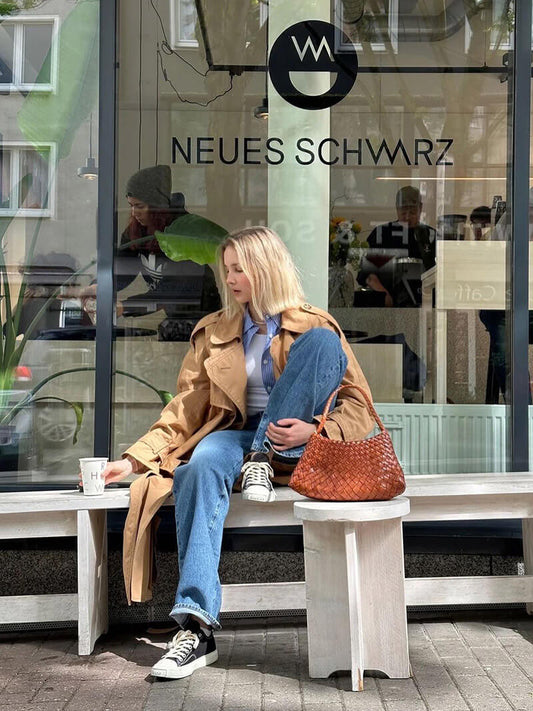 Liese gevlochten schoudertas met stijlvolle band – Becker’s Amsterdam