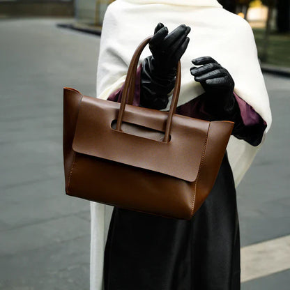 Celviana Handbag van Becker’s Amsterdam – elegante vegan leren handtas met moderne vrouwelijke lijnen