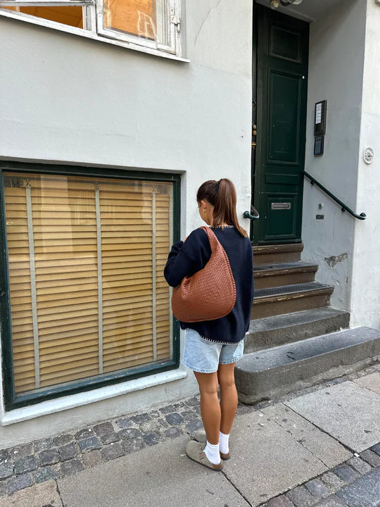 Trendy woven shoulder bag 🍁 – Hazel Weave Bag™ in lichtbruin