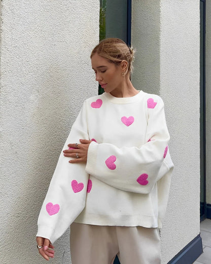 Emma Comfy Love Sweater - maglione accogliente con love scross -detail | Becker Amsterdam