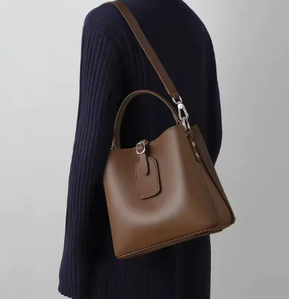 Becker's Amsterdam™- Stijvolle Karamel Bruine Handtas - Stylish Caramel Brown Handbag