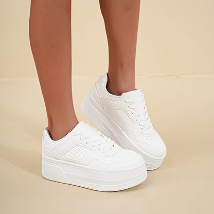 Liva witte dames sneakers met plateauzool en comfortabele pasvorm van Becker's Amsterdam